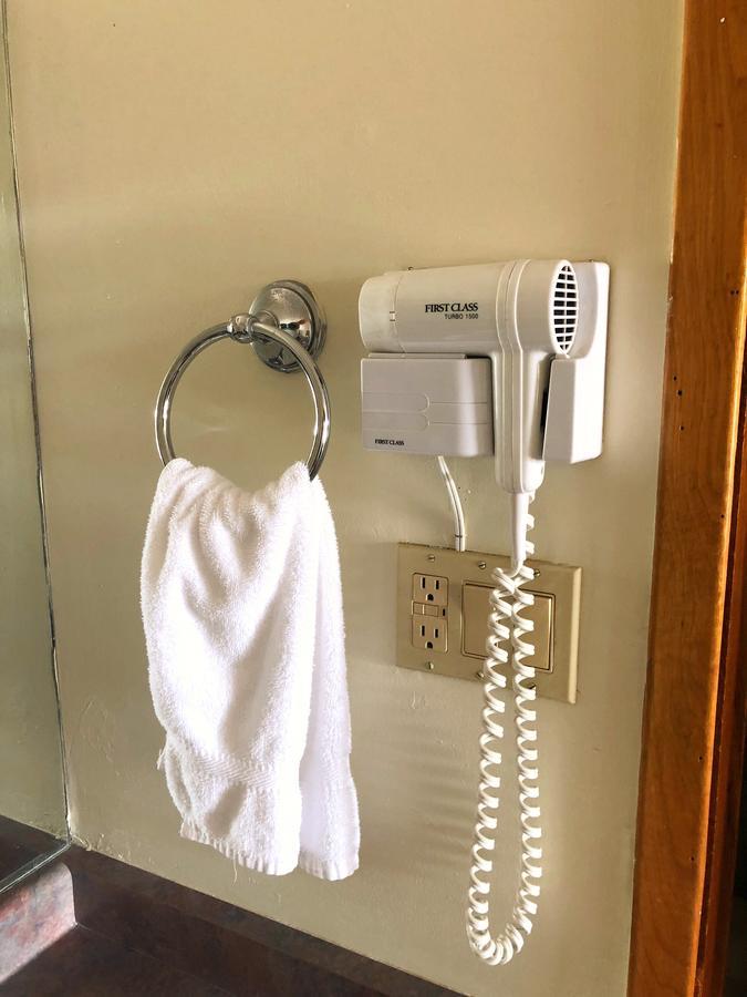 7 Days Inn Niagara Falls Room photo