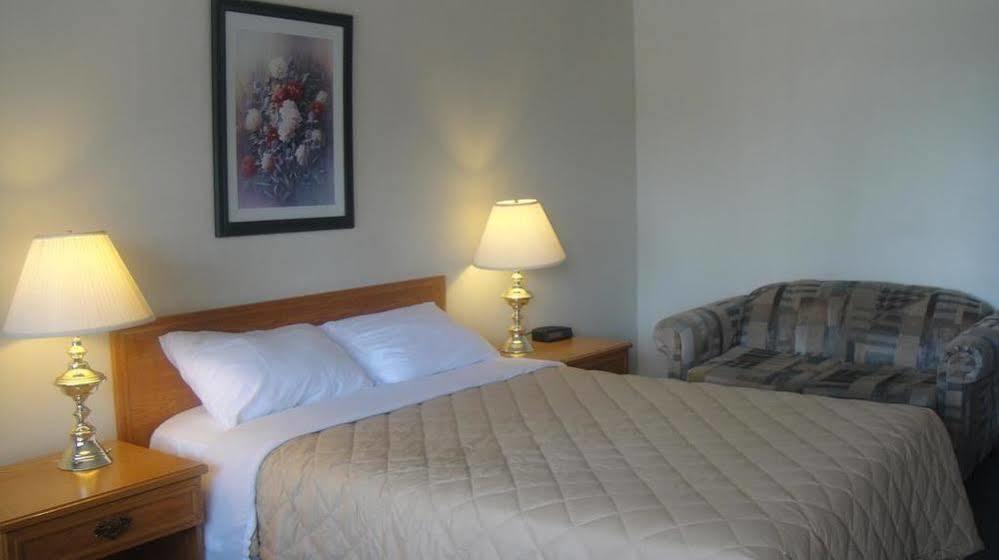 7 Days Inn Niagara Falls Exterior photo